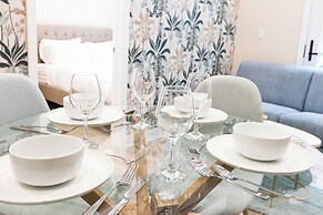 Mont Royal Suites