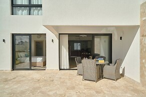 Luxury Escape Private Jacuzzi, Beach, Punta Cana Sleep 5