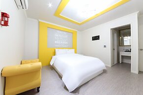 Gwangju W Lounge Hotel