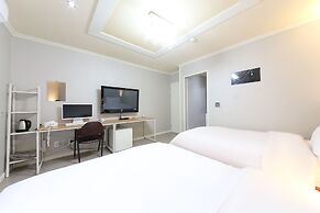 Gwangju W Lounge Hotel