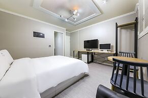 Gwangju W Lounge Hotel