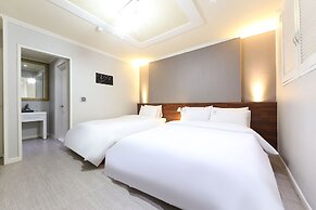 Gwangju W Lounge Hotel