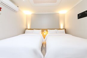 Gwangju W Lounge Hotel