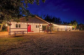 Cozy Safari Tent at Prairie Junction