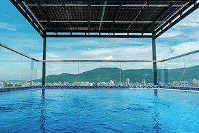 Serene Sea Beach Hotel Danang