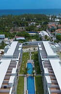 Tropical 2BR Retreat - Terrace, BBQ and Pool
