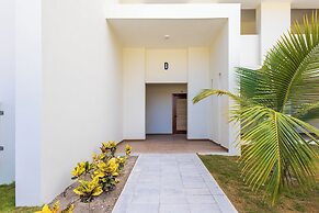 Tropical 2BR Retreat - Terrace, BBQ and Pool
