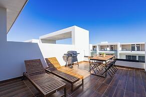 Tropical 2BR Retreat - Terrace, BBQ and Pool