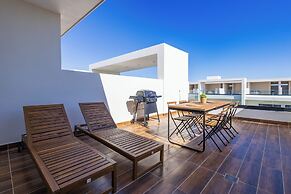 Tropical 2BR Retreat - Terrace, BBQ and Pool