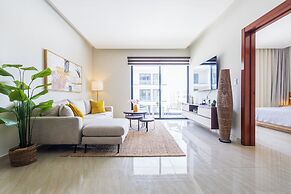 Tropical 2BR Retreat - Terrace, BBQ and Pool