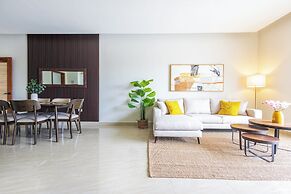 Tropical 2BR Retreat - Terrace, BBQ and Pool