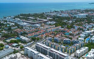 Tropical 2BR Retreat - Terrace, BBQ and Pool