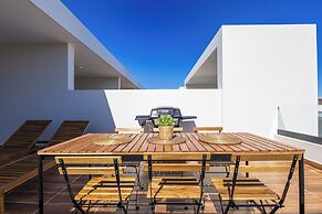 Tropical 2BR Retreat - Terrace, BBQ and Pool