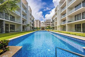 Tropical 2BR Retreat - Terrace, BBQ and Pool