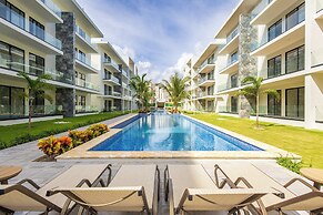 Tropical 2BR Retreat - Terrace, BBQ and Pool