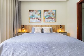 Tropical 2BR Retreat - Terrace, BBQ and Pool