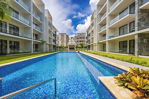 Tropical 2BR Retreat - Terrace, BBQ and Pool