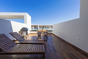 Tropical 2BR Retreat - Terrace, BBQ and Pool