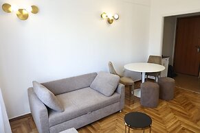 Serene & Stylish apt by GHH