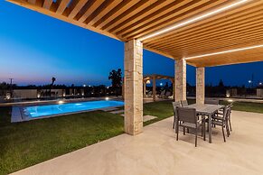 Sandi Villa