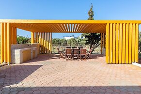 Sandi Villa
