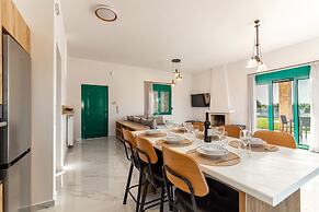Sandi Villa