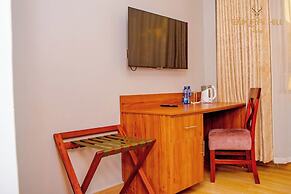 Enkipai Hill Hotel
