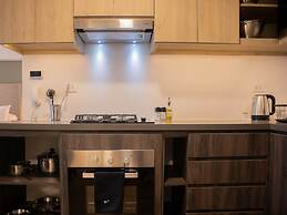 w Magnificent 2BR w/ Balcony in Miraflores