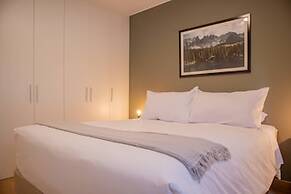 w Magnificent 2BR w/ Balcony in Miraflores
