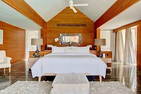 Breathtaking Ocean-view Home w Pool Modern Design