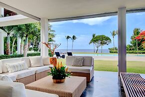 Breathtaking Ocean-view Home w Pool Modern Design