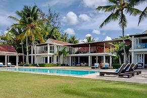 Breathtaking Ocean-view Home w Pool Modern Design