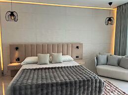 Opulenz DraxHall