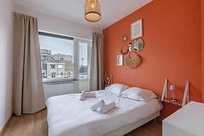 Modern Apartment With Balcony Near City Center