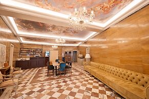 2115 Boutique Hostel