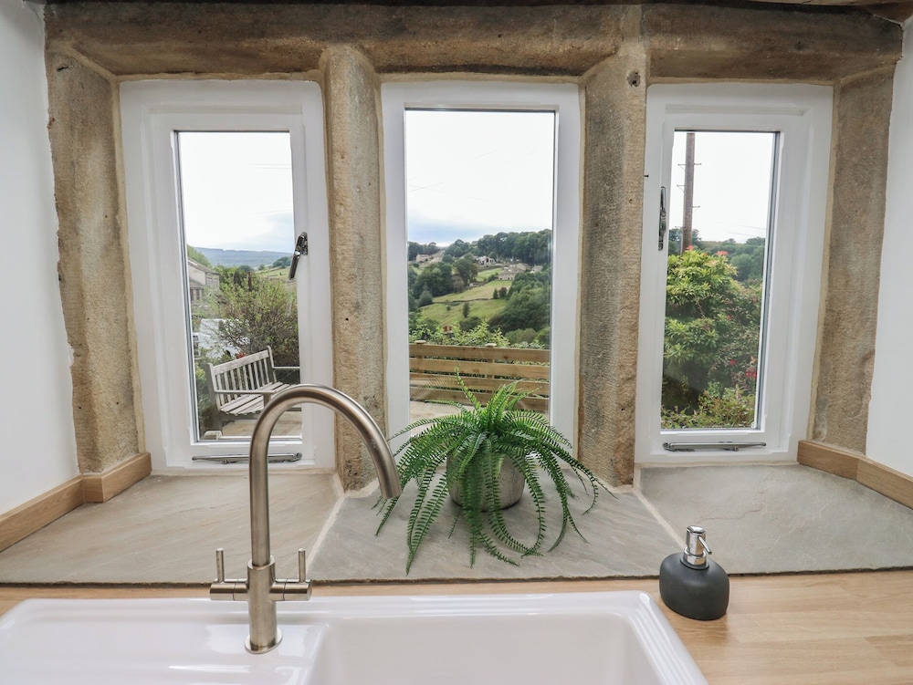 Hill Top Cottage