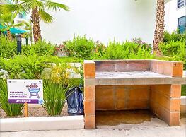 Indigo 7 - Steps from Playa Brujas Beach