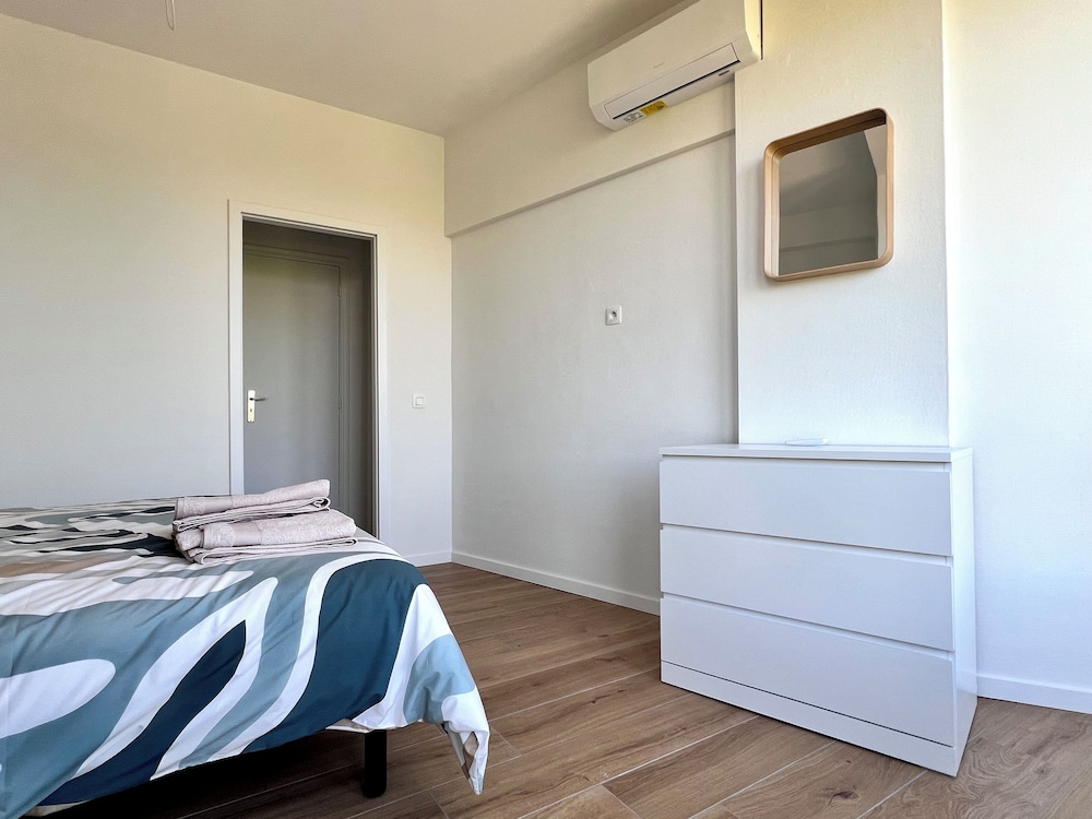 Cozy fully equipped center Liege for 4