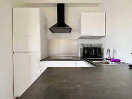 Cozy fully equipped center Liege for 4