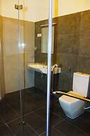Lathpandura Hotel