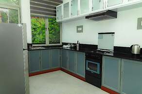 Lathpandura Hotel