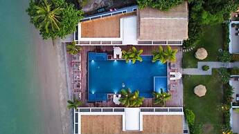 Beachfront and Pool 2 BR Apt- Celeena 870