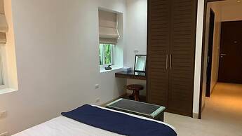 Beachfront and Pool 2 BR Apt- Celeena 870