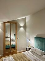Atenea Palace Luxury Rooms