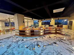 Skyport Hotel