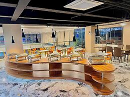 Skyport Hotel