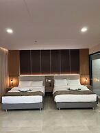 Skyport Hotel