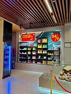 Skyport Hotel