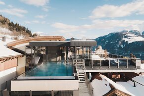 Alpine Hotel Resort Goies