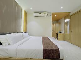 Travinities Hotel Avni Palace